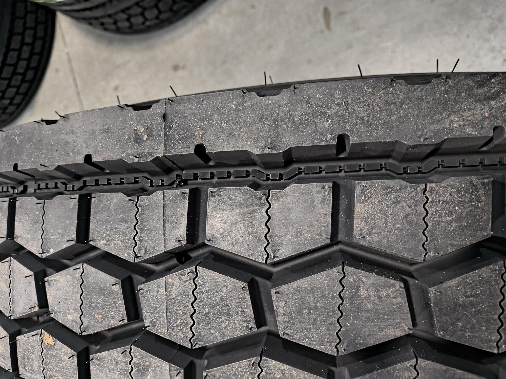 Michelin MICHELIN X Line Energy Z - 275/80R22.5 | Good Sam